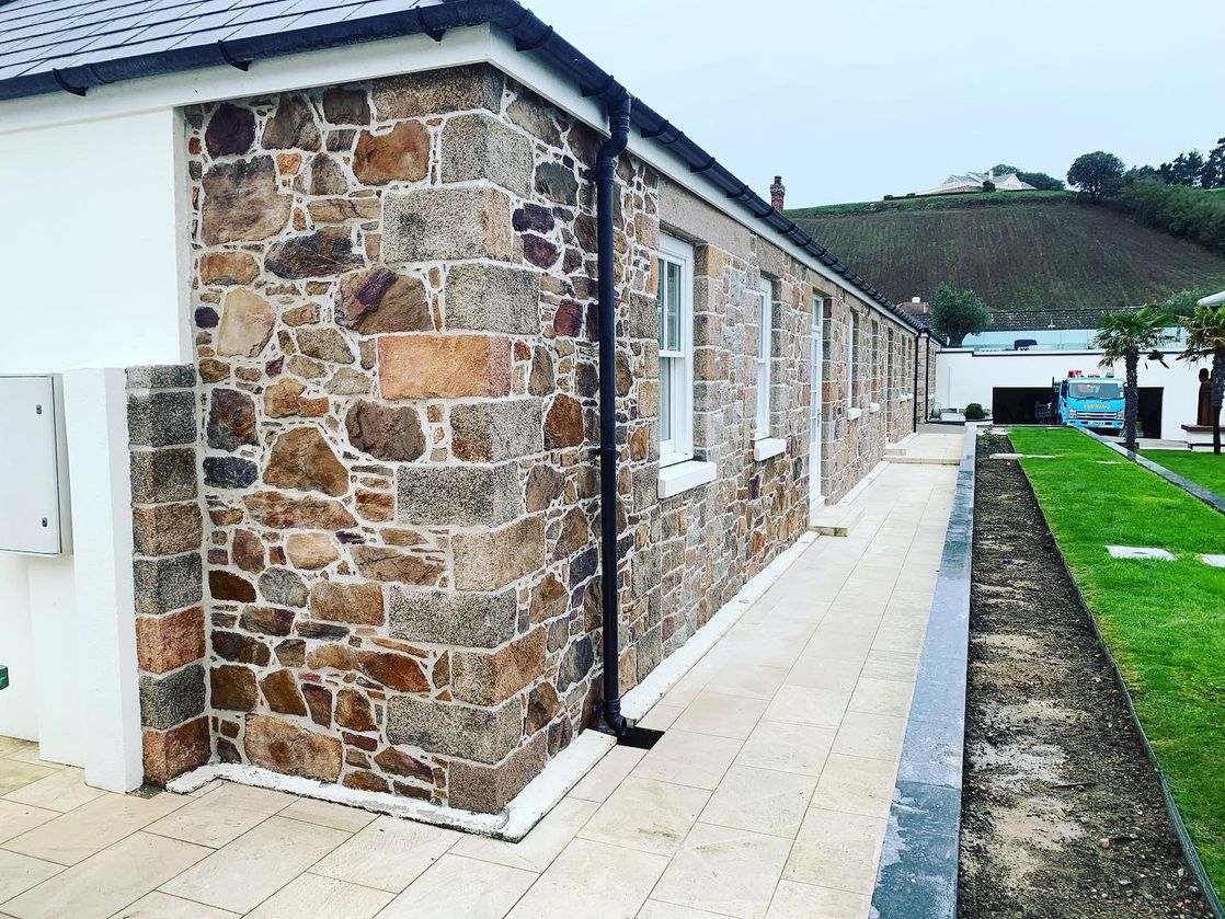 R-V Stonemason's Traditional Heritage Lime Pointing Project - Image 48