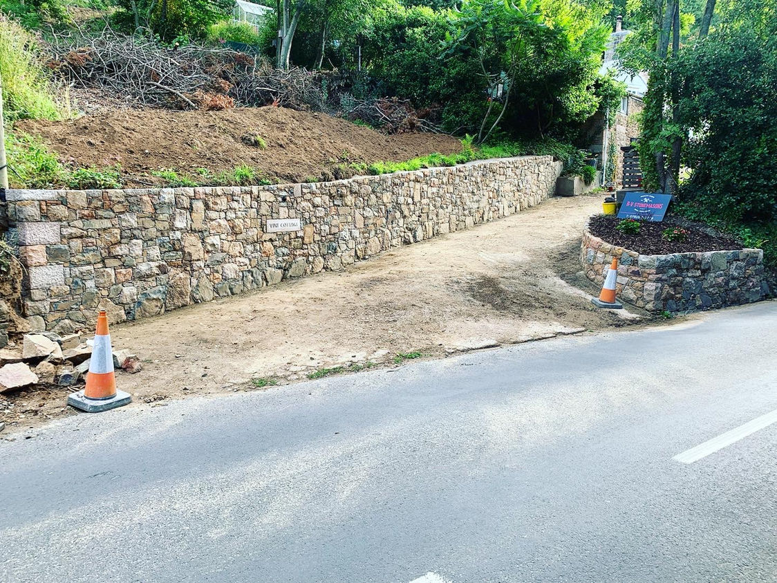 Urban Dry Walling In The Valley - Image 52