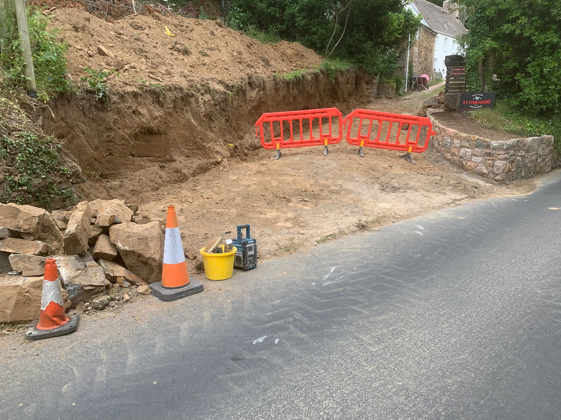 Urban Dry Walling In The Valley - Image 17