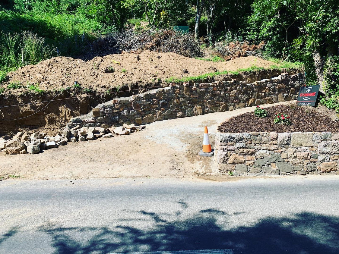 Urban Dry Walling In The Valley - Image 35